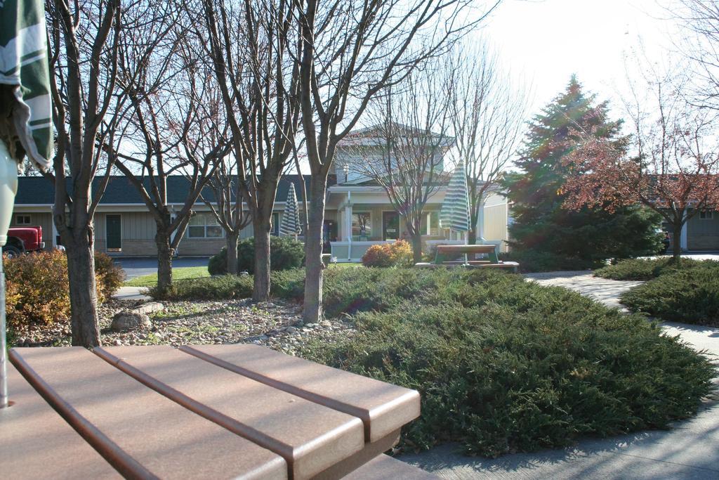 University Inn Cedar Falls Dış mekan fotoğraf