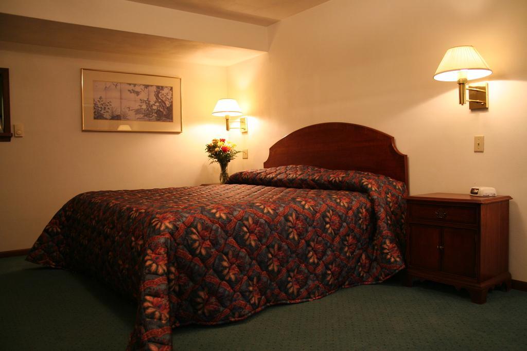 University Inn Cedar Falls Dış mekan fotoğraf